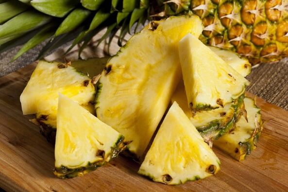 Pineapple in a smoothie will help cleanse the body and strengthen the immune system. 